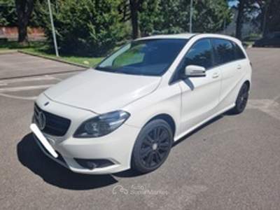 Mercedes-Benz Classe B MERCEDES CLASSE B 180 NEOPATENTATI Bianco usata Varese