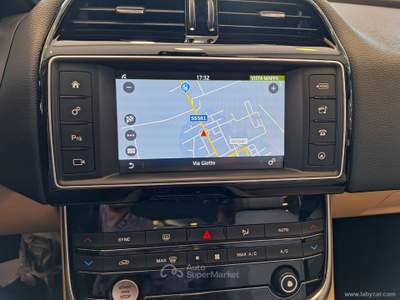 Jaguar XE XE 2.0 D 180 CV AWD aut. Prestige Blu/Azzurro usata SAN MICHELE SALENTINO