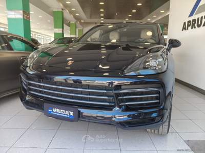 Porsche Cayenne Cayenne 3.0 V6 E-Hybrid Nero usata SAN MICHELE SALENTINO