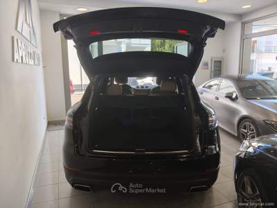 Porsche Cayenne Cayenne 3.0 V6 E-Hybrid Nero usata SAN MICHELE SALENTINO