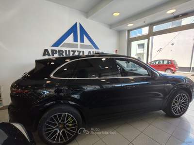 Porsche Cayenne Cayenne 3.0 V6 E-Hybrid Nero usata SAN MICHELE SALENTINO