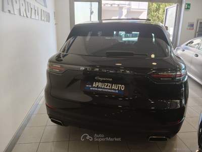 Porsche Cayenne Cayenne 3.0 V6 E-Hybrid Nero usata SAN MICHELE SALENTINO