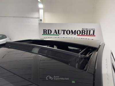 Mercedes-Benz GLA Premium AMG AVENTE 59.000 KM Bianco usata Ciserano