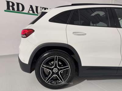 Mercedes-Benz GLA Premium AMG AVENTE 59.000 KM Bianco usata Ciserano