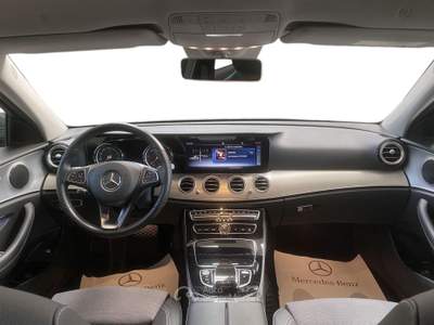 Mercedes-Benz Classe E E 220d 4Matic Auto Business Sport Grigio usata Napoli