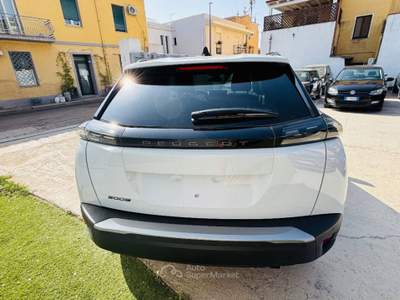 Peugeot 2008 PEUGEOUT 2008 1.2 hybrid Allure 145cv e-dcs6 KM0 Bianco usata Olbia