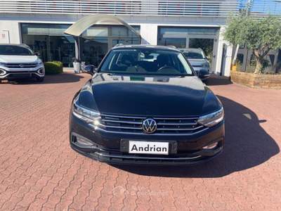 Volkswagen Passat Passat Variant 2.0 TDI SCR 122 CV EVO DSG Business Nero usata San Martino Buon Albergo