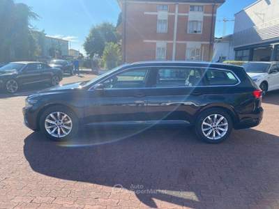 Volkswagen Passat Passat Variant 2.0 TDI SCR 122 CV EVO DSG Business Nero usata San Martino Buon Albergo
