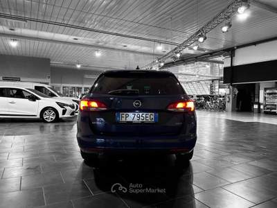 Opel Astra Sports Tourer 1.6 cdti Innovation 136cv auto Blu/Azzurro usata Parma