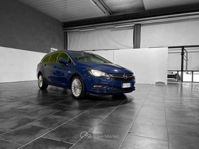 Opel Astra Sports Tourer 1.6 cdti Innovation 136cv auto Blu/Azzurro usata Parma
