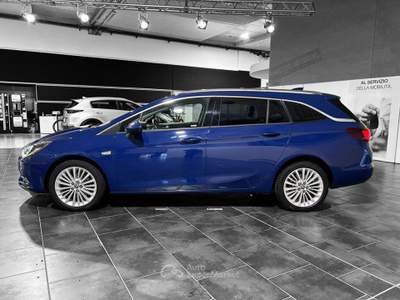 Opel Astra Sports Tourer 1.6 cdti Innovation 136cv auto Blu/Azzurro usata Parma