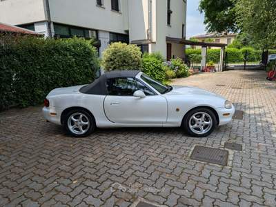 Mazda MX-5 1.6i 16v Bianco usata Cairate
