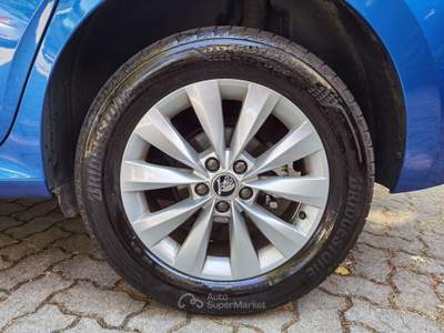 Skoda Kamiq 1.0 tsi Ambition 95cv Blu/Azzurro usata Cairate