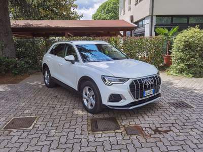 Audi Q3 35 2.0 tdi Business Advanced s-tronic Bianco usata Cairate