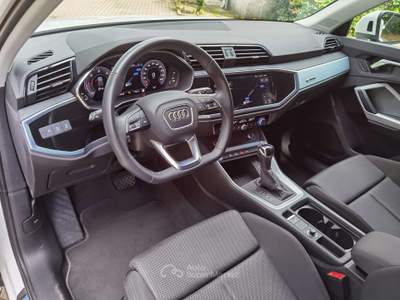 Audi Q3 35 2.0 tdi Business Advanced s-tronic Bianco usata Cairate