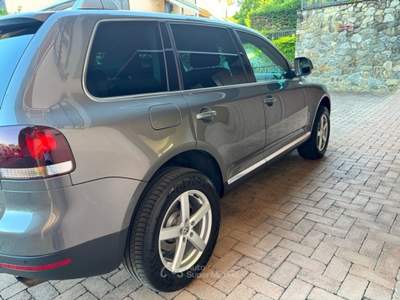 Volkswagen Touareg Auto tenuta in modo maniacale.  Grigio usata Figline e Incisa Valdarno