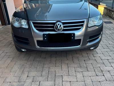 Volkswagen Touareg Auto tenuta in modo maniacale.  Grigio usata Figline e Incisa Valdarno