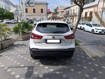 Nissan Qashqai 1.5dci Business 115CV - Autocarro Bianco usata Zafferana Etnea