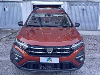 Dacia Jogger 1.0 TCe GPL 100 CV 7 posti Extreme Up - ProMMo Arancione usata Melegnano