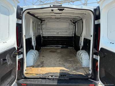 Renault Trafic Trafic T29 1.6dCi 145 PC-TN Furgone Ice Bianco usata San Michele salentino