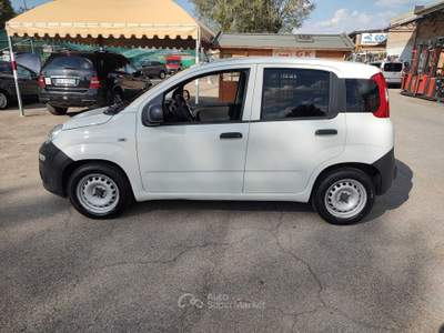 Fiat Panda S&S, 2 posti, 5 porte, Anno 08/2016, Km 105.000, OK NEOPATENTATI Bianco usata Reggio nell'Emilia