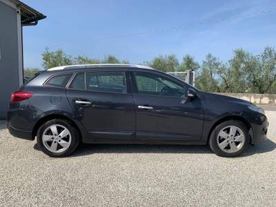 Renault Mégane Neopatentati Nero usata larciano