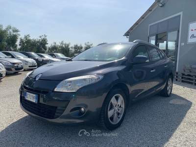 Renault Mégane Neopatentati Nero usata larciano