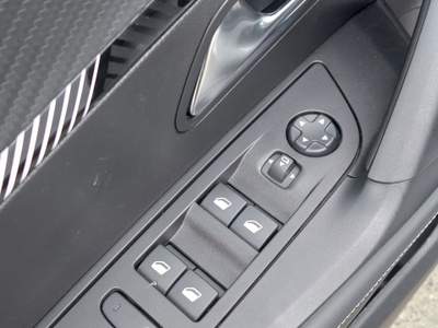 Peugeot 2008 Peugeot 2008 PureTech 101 CV Allure Bianco usata Casoria