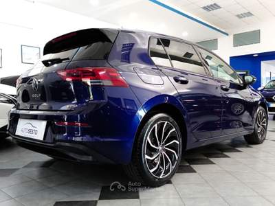 Volkswagen Golf 1.5 eTSI 130 CV DSG LIFE Blu/Azzurro usata Carlentini
