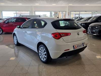Alfa Romeo Giulietta ALFA ROMEO GIULIETTA 1.6 MJ 120cv Euro 6B Bianco usata MANDATORICCIO