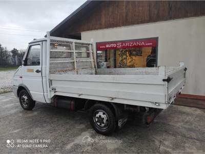 Iveco Daily Daily 30.8 2.5 D PL CASSONATO POCHISSIMI KM ORIGINALI Bianco usata SARZANA