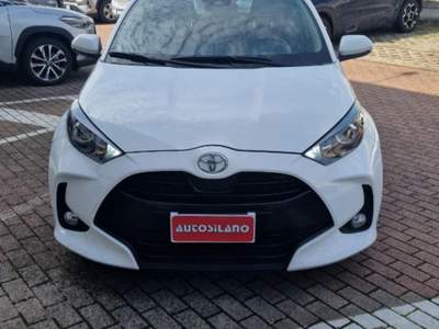 Toyota Yaris 1.0 5 porte Active Bianco usata Vignate