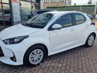 Toyota Yaris 1.0 5 porte Active Bianco usata Vignate
