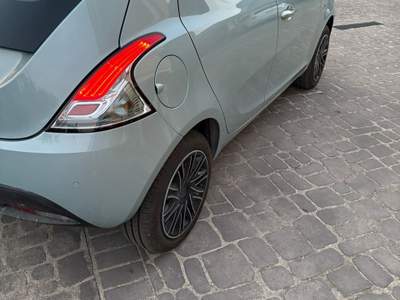 Lancia Ypsilon Lancia y Blu/Azzurro usata Sarno