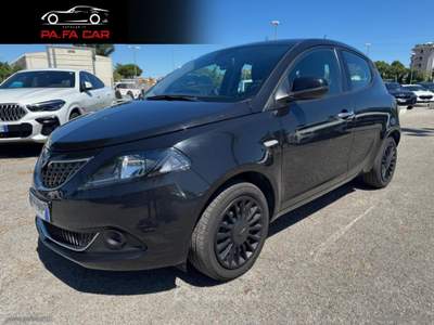 Lancia Ypsilon Ypsilon 1.0 FireFly 5pS&S Hyb. Eco Silv. Nero usata RIMINI
