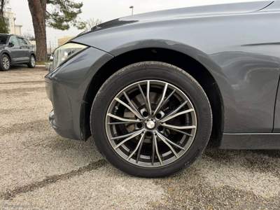 BMW Serie 3 320d 320d Touring Business aut. Grigio usata RIMINI