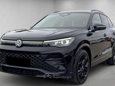 Volkswagen Tiguan 2.0 tdi R-Line dsg(150cv)MATRIX / 20P Nero usata Riccione