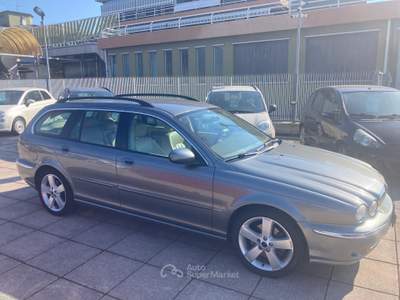 Jaguar X-Type cat Wagon Executive EU3 Grigio usata Biella