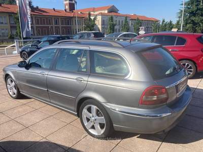 Jaguar X-Type cat Wagon Executive EU3 Grigio usata Biella