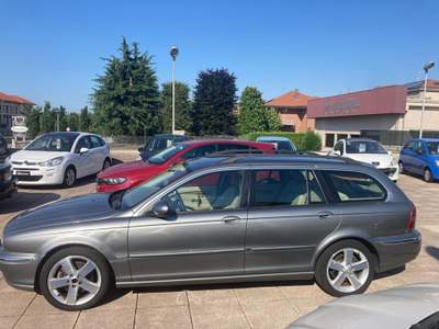 Jaguar X-Type cat Wagon Executive EU3 Grigio usata Biella