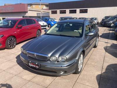 Jaguar X-Type cat Wagon Executive EU3 Grigio usata Biella