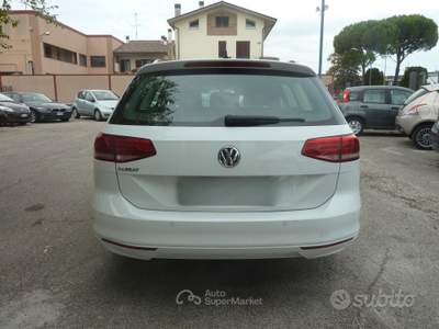 Volkswagen Passat Variant 1.6 TDI Business BlueMot Bianco usata Forlì
