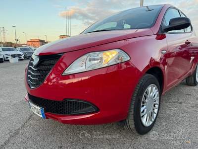 Lancia Ypsilon Ypsilon 0.9 T.Air 85CV 5p.Met.Ec.Elef. Rosso usata RIMINI