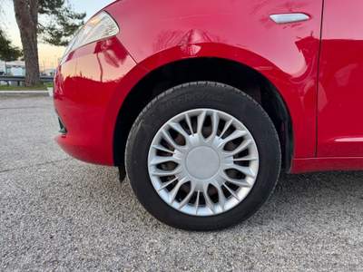 Lancia Ypsilon Ypsilon 0.9 T.Air 85CV 5p.Met.Ec.Elef. Rosso usata RIMINI