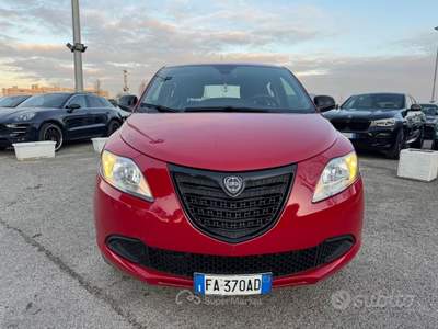 Lancia Ypsilon Ypsilon 0.9 T.Air 85CV 5p.Met.Ec.Elef. Rosso usata RIMINI