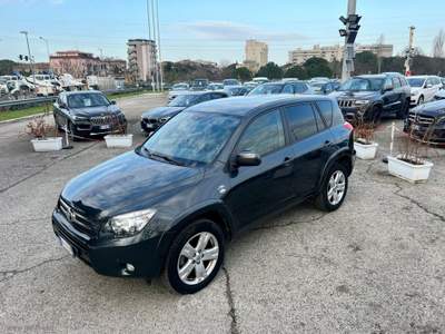 Toyota RAV4 RAV4 2.2 D-4D 177 CV Luxury Grigio usata RIMINI