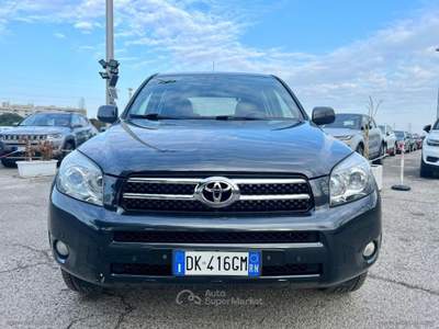 Toyota RAV4 RAV4 2.2 D-4D 177 CV Luxury Grigio usata RIMINI