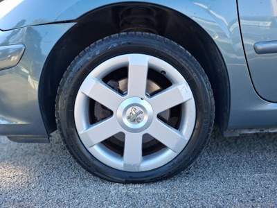 Peugeot 307 307 2.0 16V HDi FAP 5p. Féline Grigio usata RIMINI