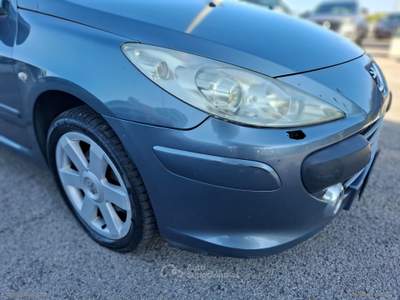 Peugeot 307 307 2.0 16V HDi FAP 5p. Féline Grigio usata RIMINI