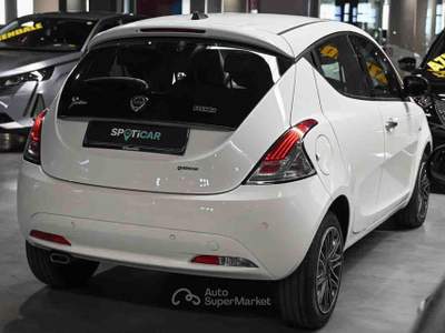 Lancia Ypsilon 1.0 FireFly 5 porte S&S Hybrid Gold Bianco usata Pianezza